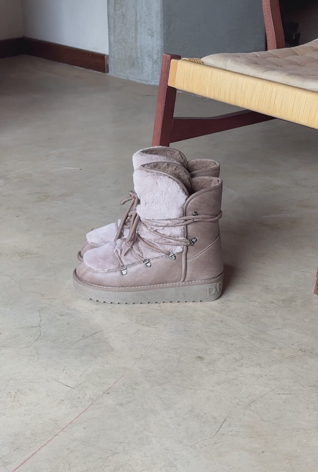 Charger la vidéo : Nordic Trk Fur Taupe