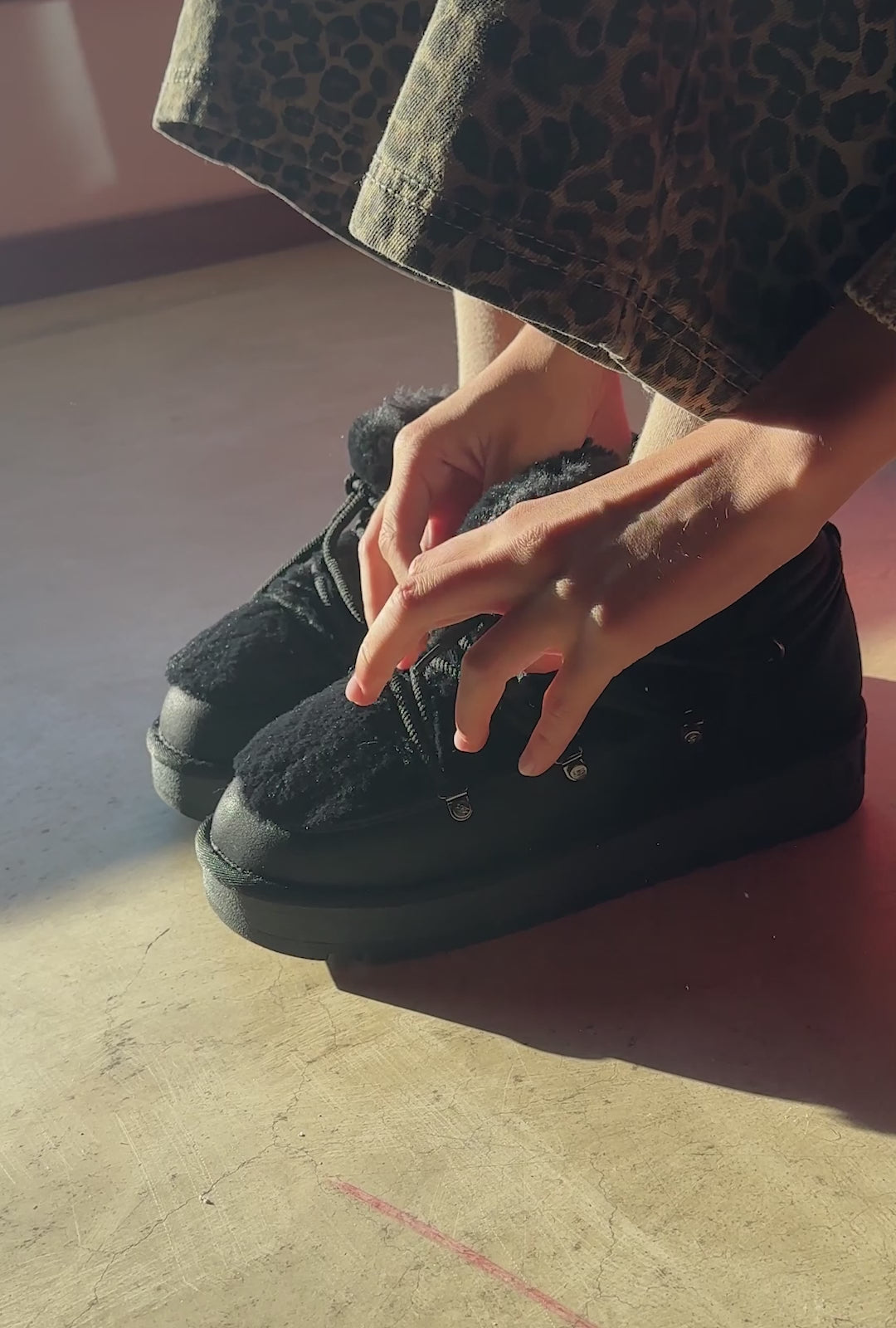 Charger la vidéo : Nordic  Trk Fur Low Black