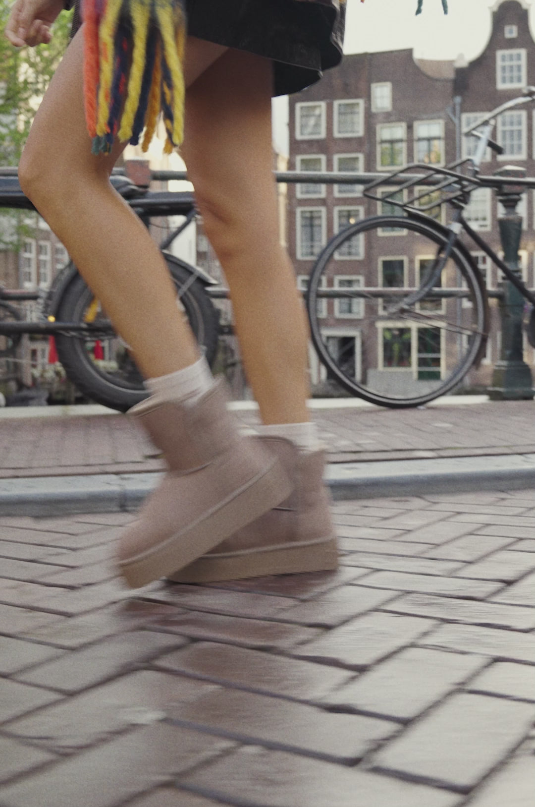 Load video: Nordic V.2 Basic Low Taupe